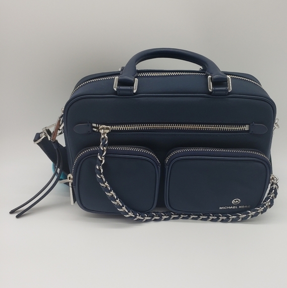 208- Michael Kors Elliot MD Utility Camera Navy Color Medium Size NWT - Picture 1 of 5